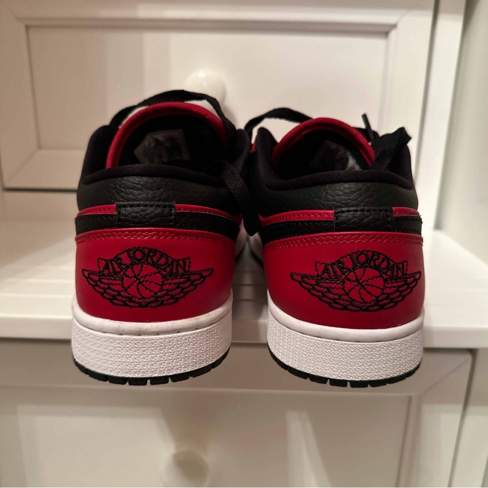 Nike Air Jordan 1 Low Reverse Bred, Size 10 - Picture 5 of 8